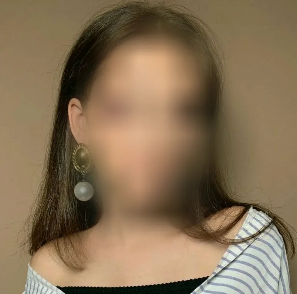 Rosa, 21