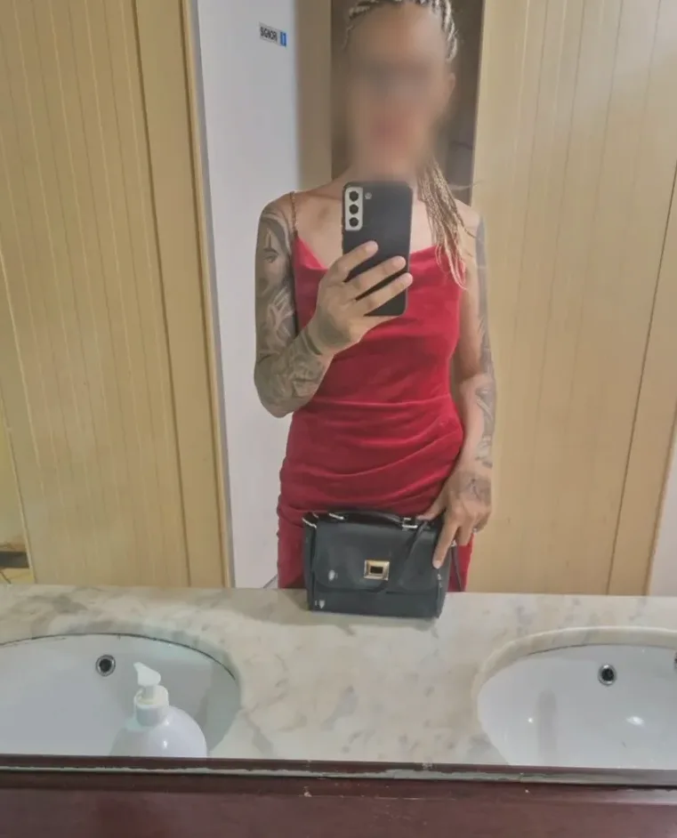 Simone, 30